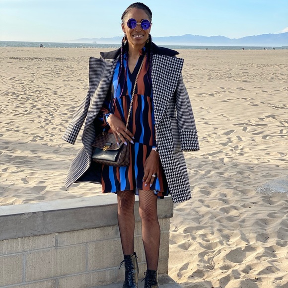 MEET YOUR POSHER... - Picture 6 of 11